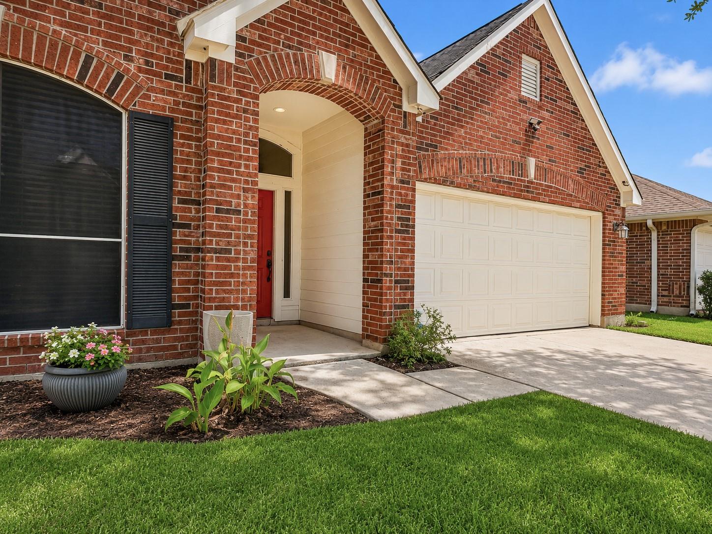 6114 Menor Crest Drive