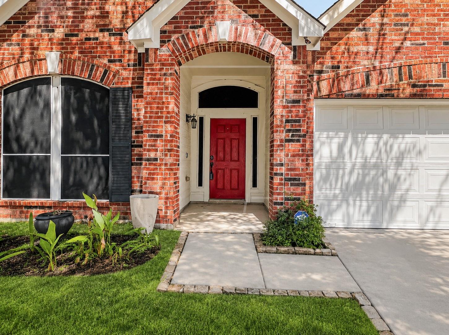 6114 Menor Crest Drive