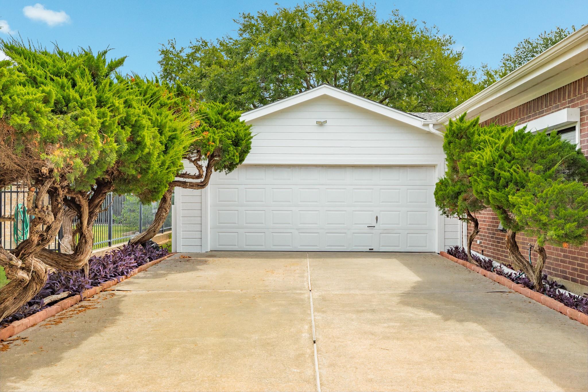 42 W Dansby Drive