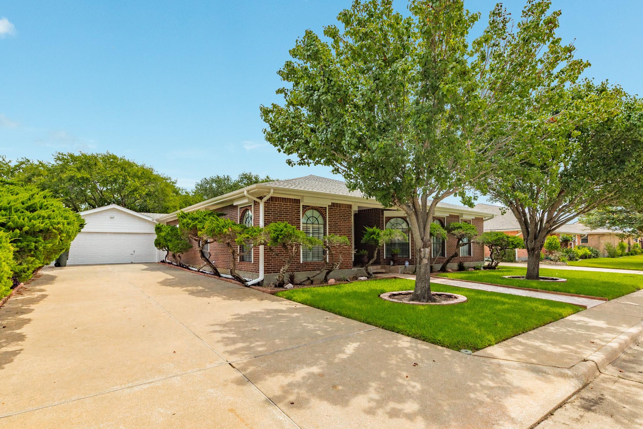42 W Dansby Drive