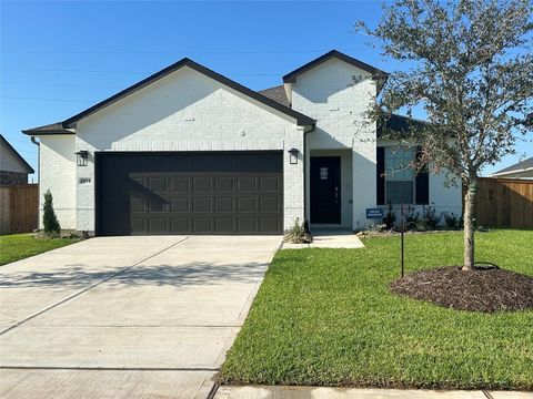 Photo of 6814 Arabella Lakes Drive, Richmond, TX 77469 (MLS # 94012606)