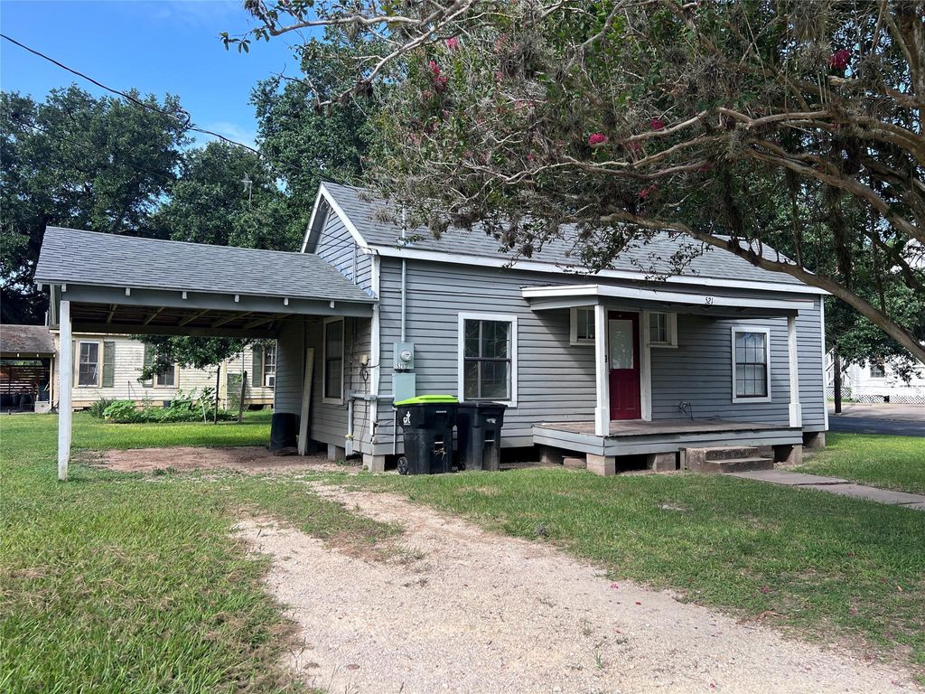 Photo of 521 W Caney Street, Wharton, TX 77488 (MLS # 36492489)