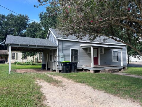 Photo of 521 W Caney Street, Wharton, TX 77488 (MLS # 36492489)