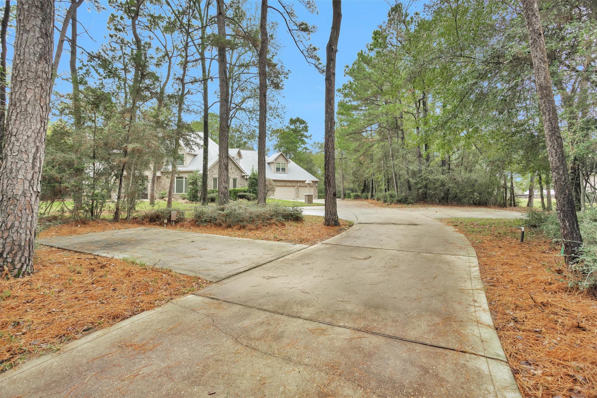 11018 Lake Windcrest