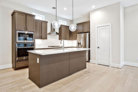 Homes For Rent - 838 Fisher Street #B<br/> Houston, TX 77018