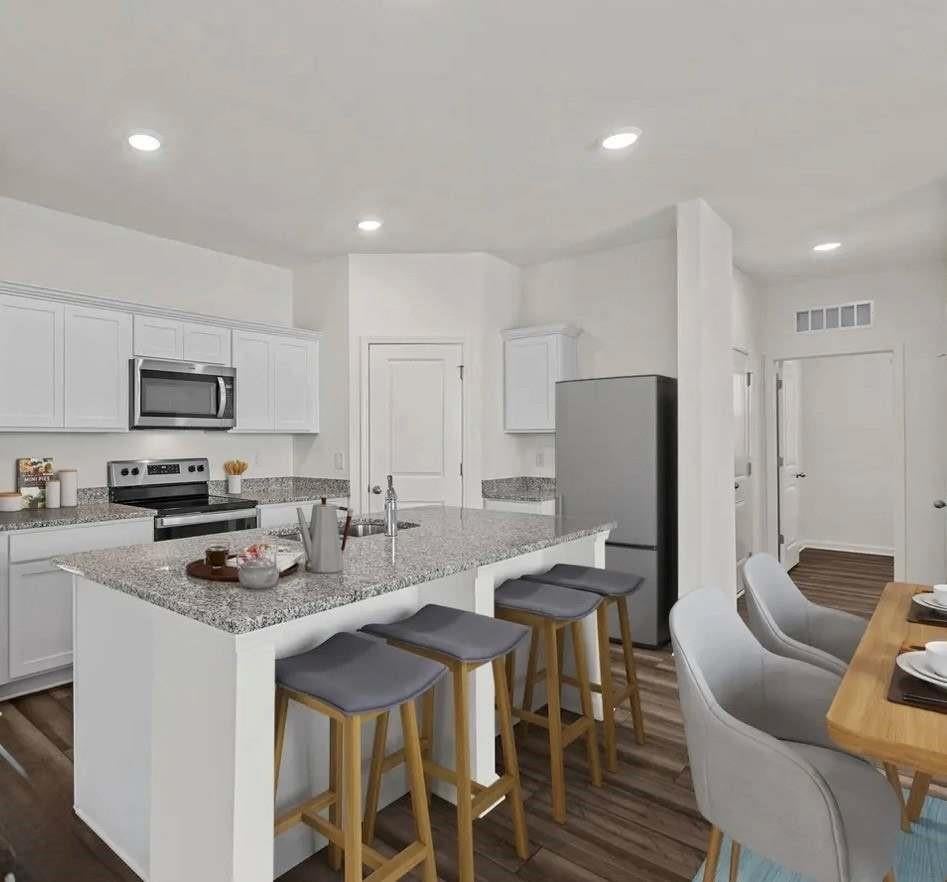 3209 Captain's Grove