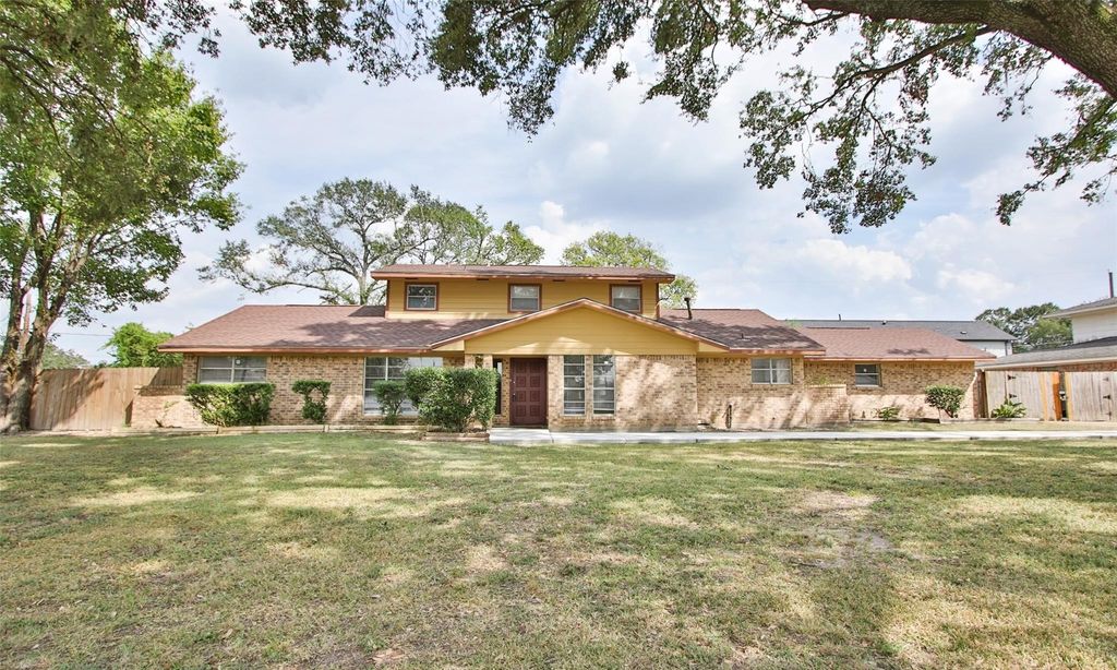 Photo of 6406 Ashton Street, Houston, TX 77091 (MLS # 63935370)