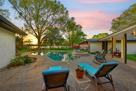 310 Whitecap Drive El Lago TX 77586