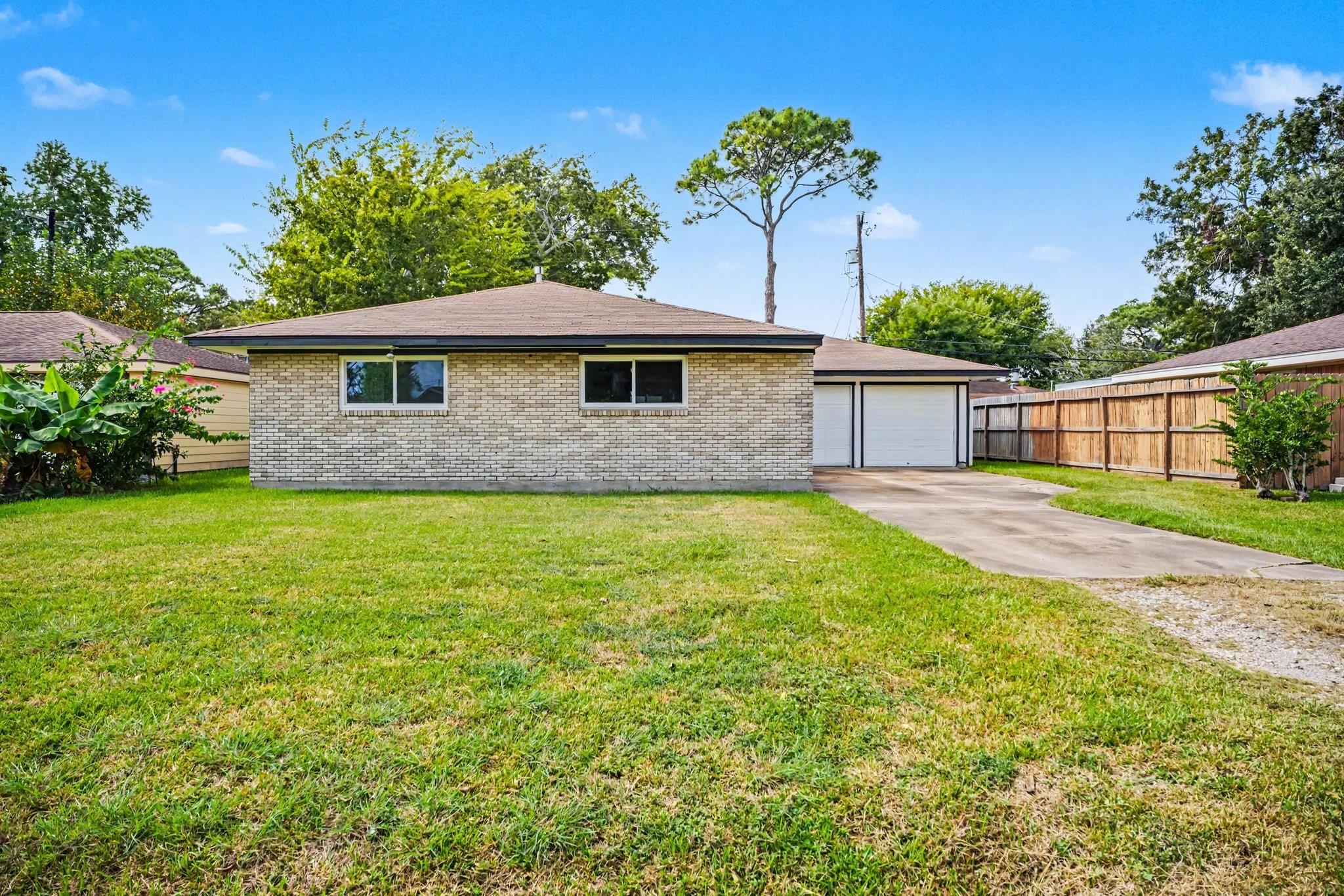 1317 N Natchez Drive