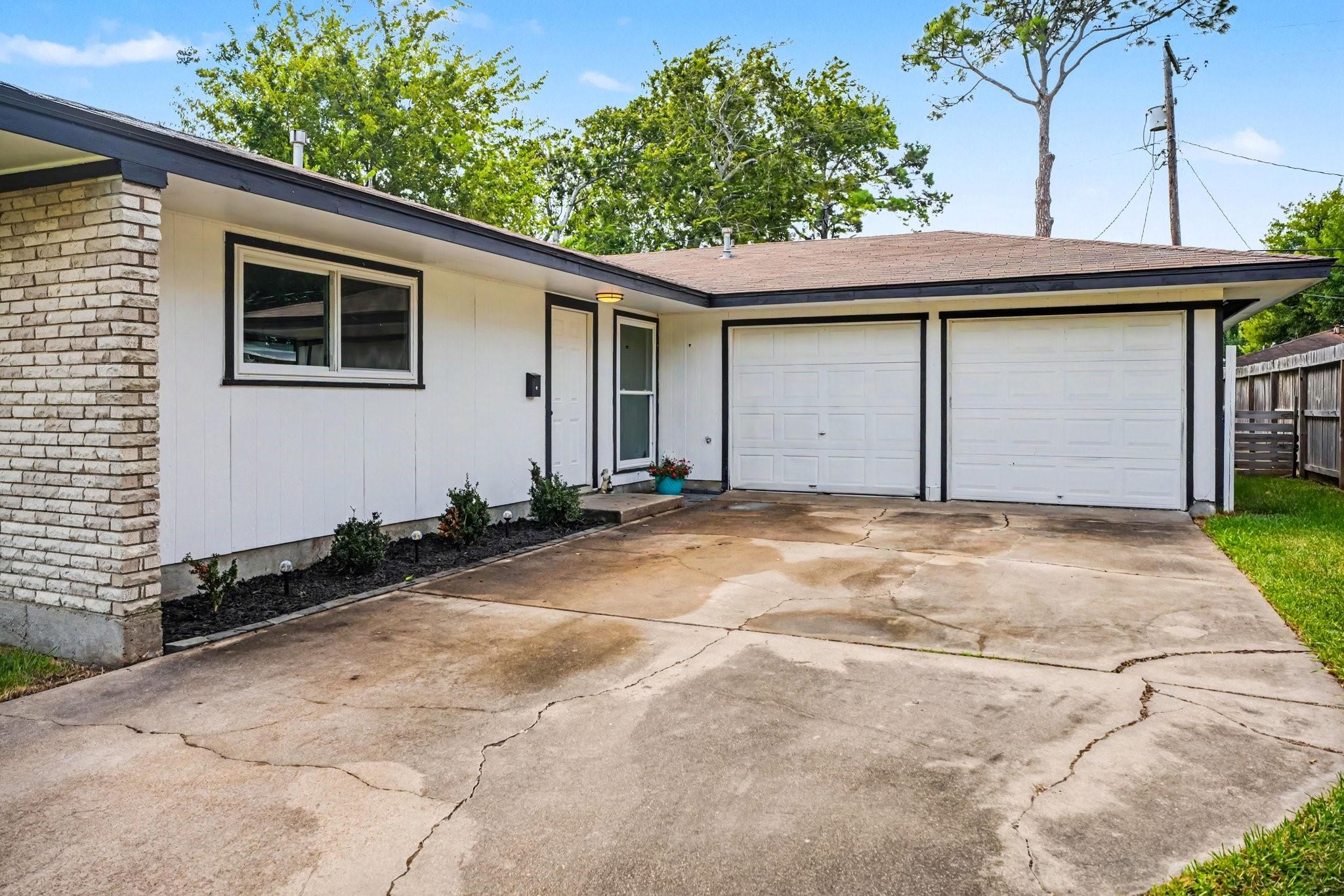 1317 N Natchez Drive