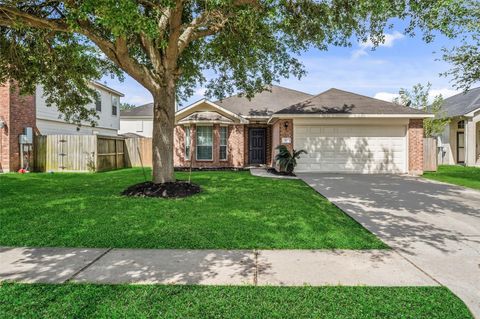 Photo of 305 S Golden Oak Drive, Texas City, TX 77591 (MLS # 12654245)