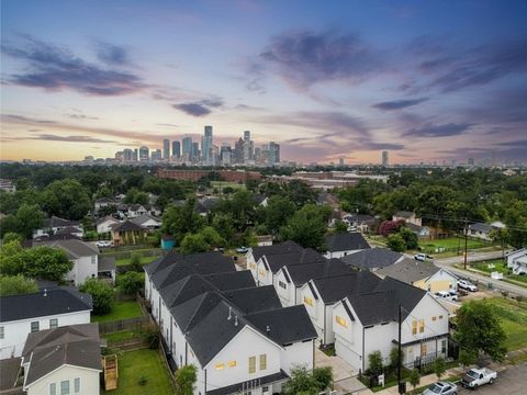 Tiny photo for 1222 Mcneil Street, Houston, TX 77009 (MLS # 64850529)