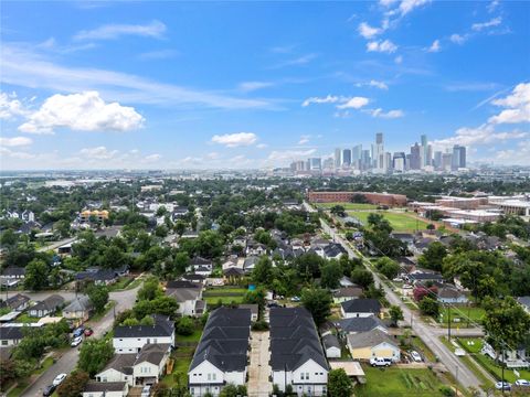Tiny photo for 1222 Mcneil Street, Houston, TX 77009 (MLS # 64850529)