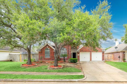 Photo of 1807 River Trail, Sugar Land, TX 77479 (MLS # 63883986) Photo of 1807 River Trail, Sugar Land, TX 77479 (MLS # 63883986)
