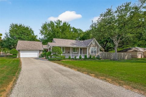 213 N 4th Street Highlands TX 77562