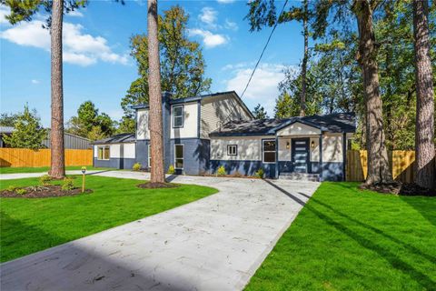 Photo of 18234 Atkinson Lane Ln, Conroe, TX 77384 (MLS # 13647023)