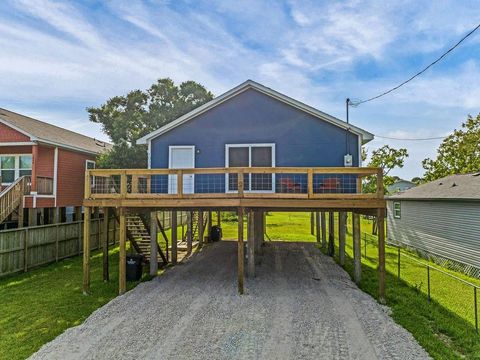 Photo of 1030 12th Street, Dickinson, TX 77539 (MLS # 60671084)