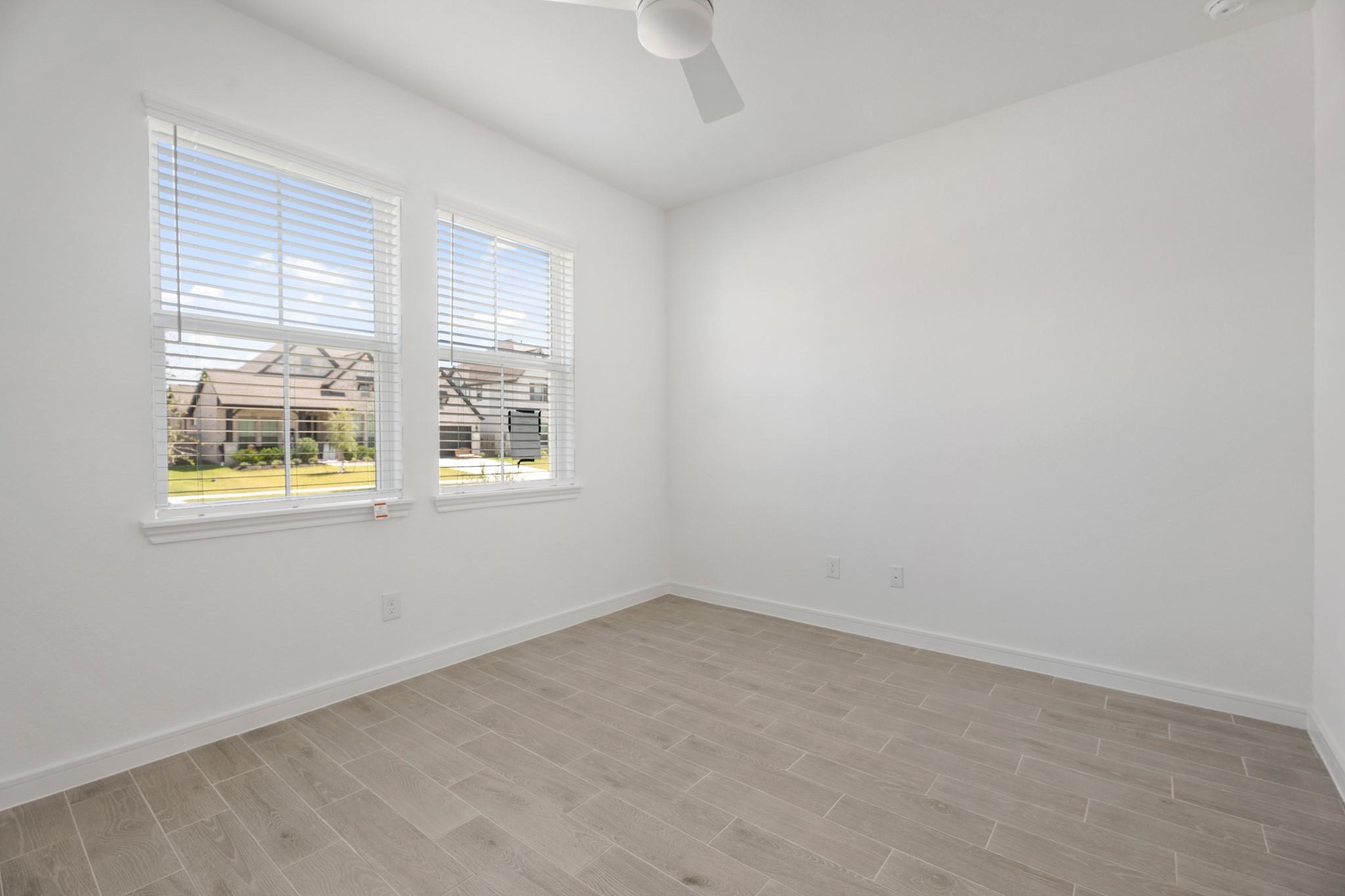 902 Hooks Trail