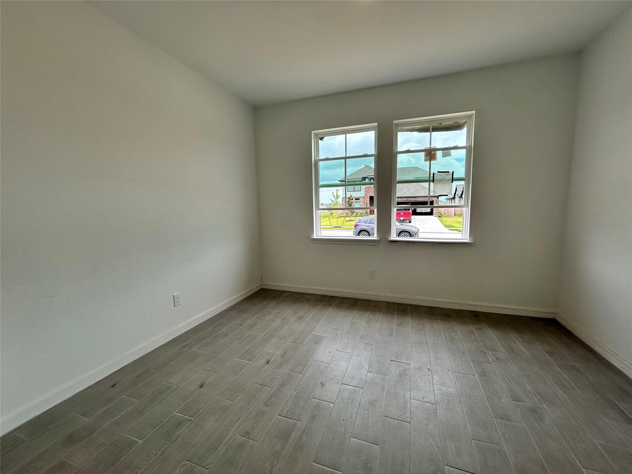 902 Hooks Trail