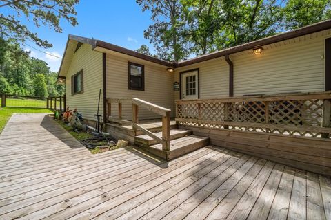 Photo of 31 N Lakeview Drive, Point Blank, TX 77364 (MLS # 77193691)