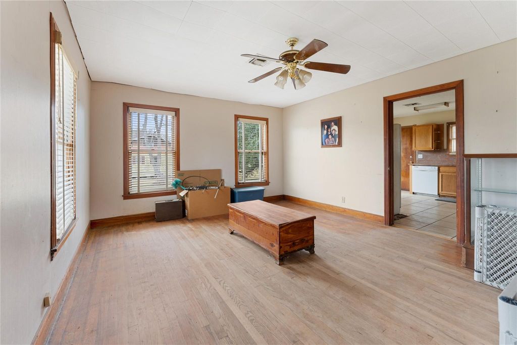 Photo of 136 Weaver Street, Baytown, TX 77520 (MLS # 86580501)