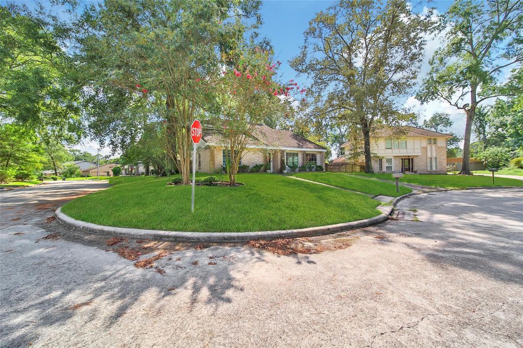 Photo of 3539 Glenwood Springs Court, Houston, TX 77345 (MLS # 96485368)