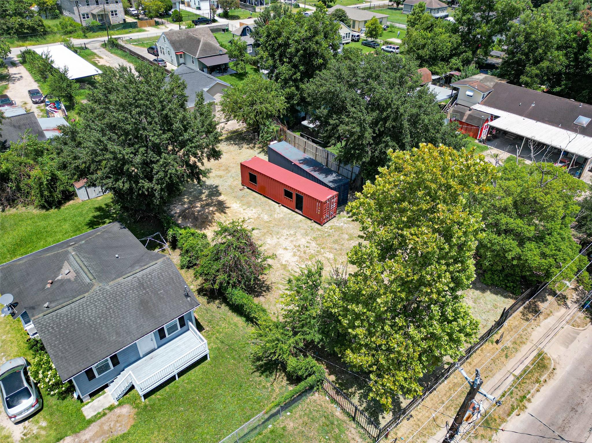 611 E Crosstimbers Street