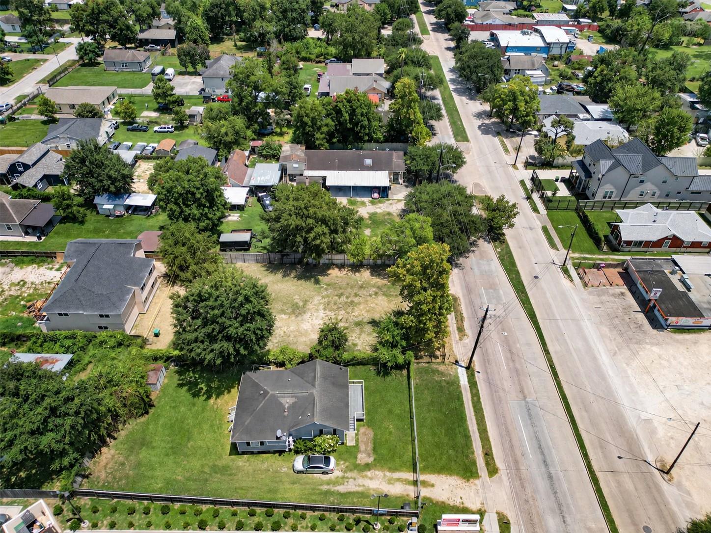 611 E Crosstimbers Street
