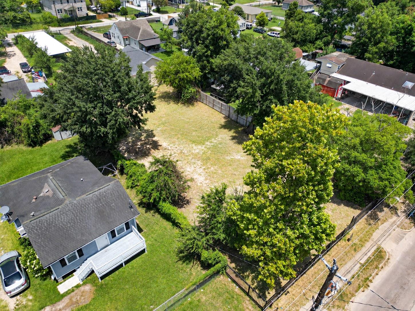611 E Crosstimbers Street