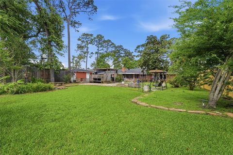 Photo of 1302 Chestnut Ridge Road, Houston, TX 77339 (MLS # 31611177)