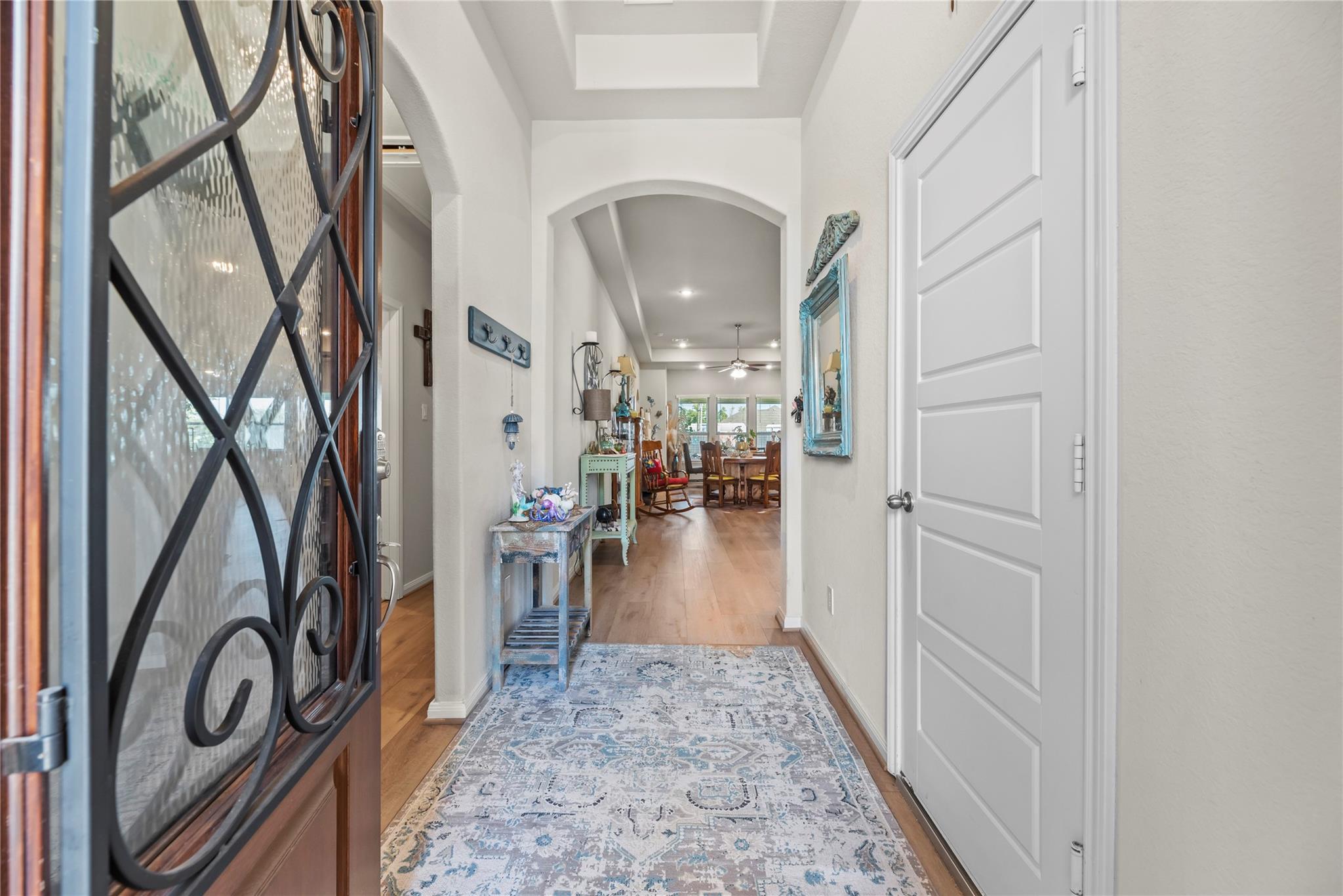 25008 Calais New Court