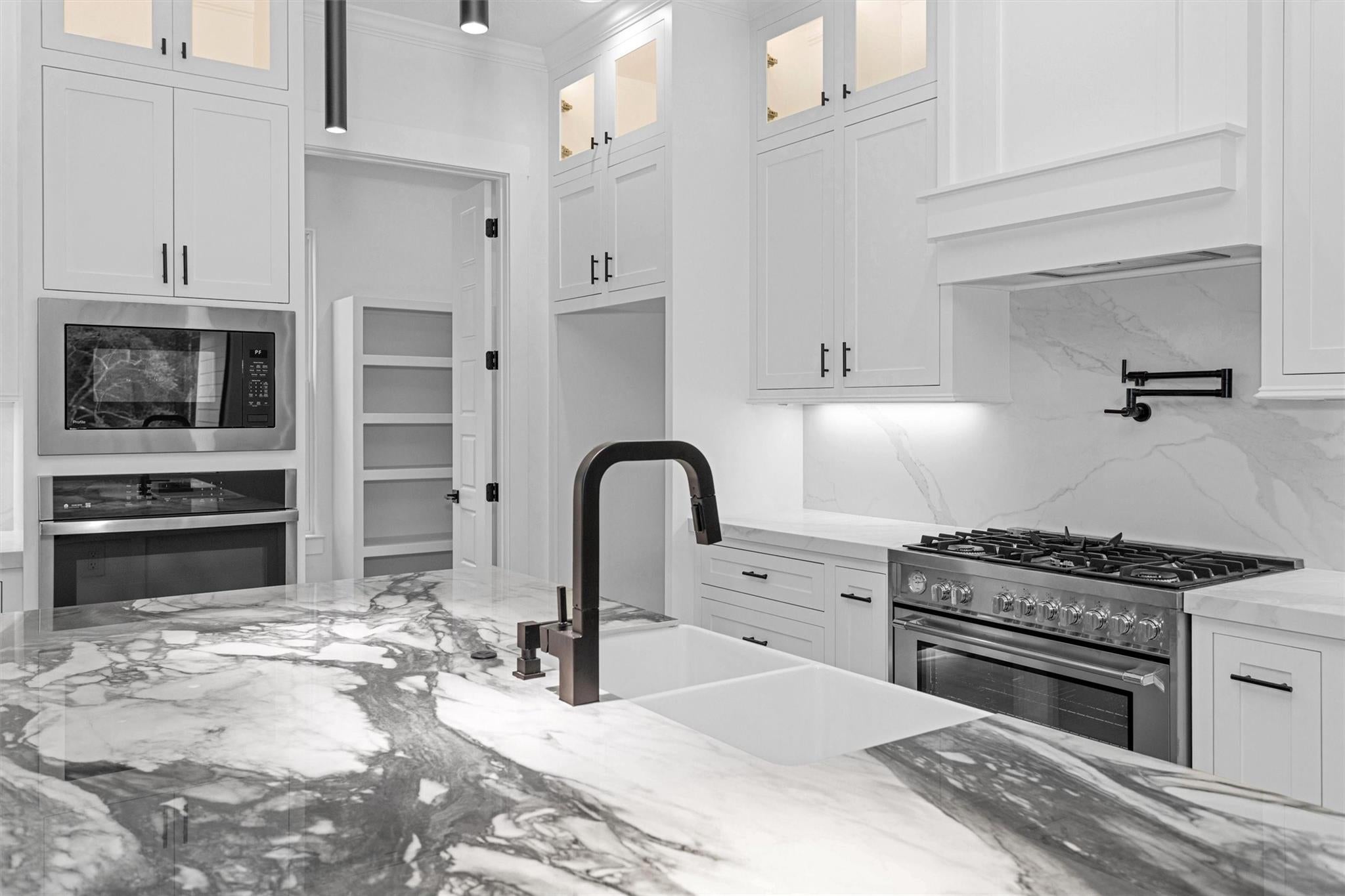 9384 Cedar Bend