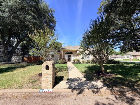 Photo of 7287 Lakeshore Court, Willis, TX 77318 (MLS # 28160779)