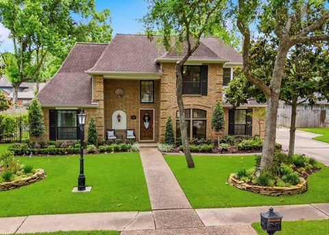 Homes For Sale - 1206 Verdun Lane<br/> Galveston County, Friendswood, TX 77546
