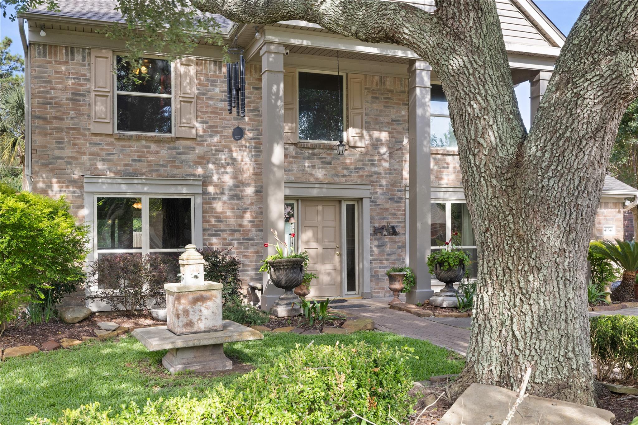 4134 Lakepointe Forest Drive