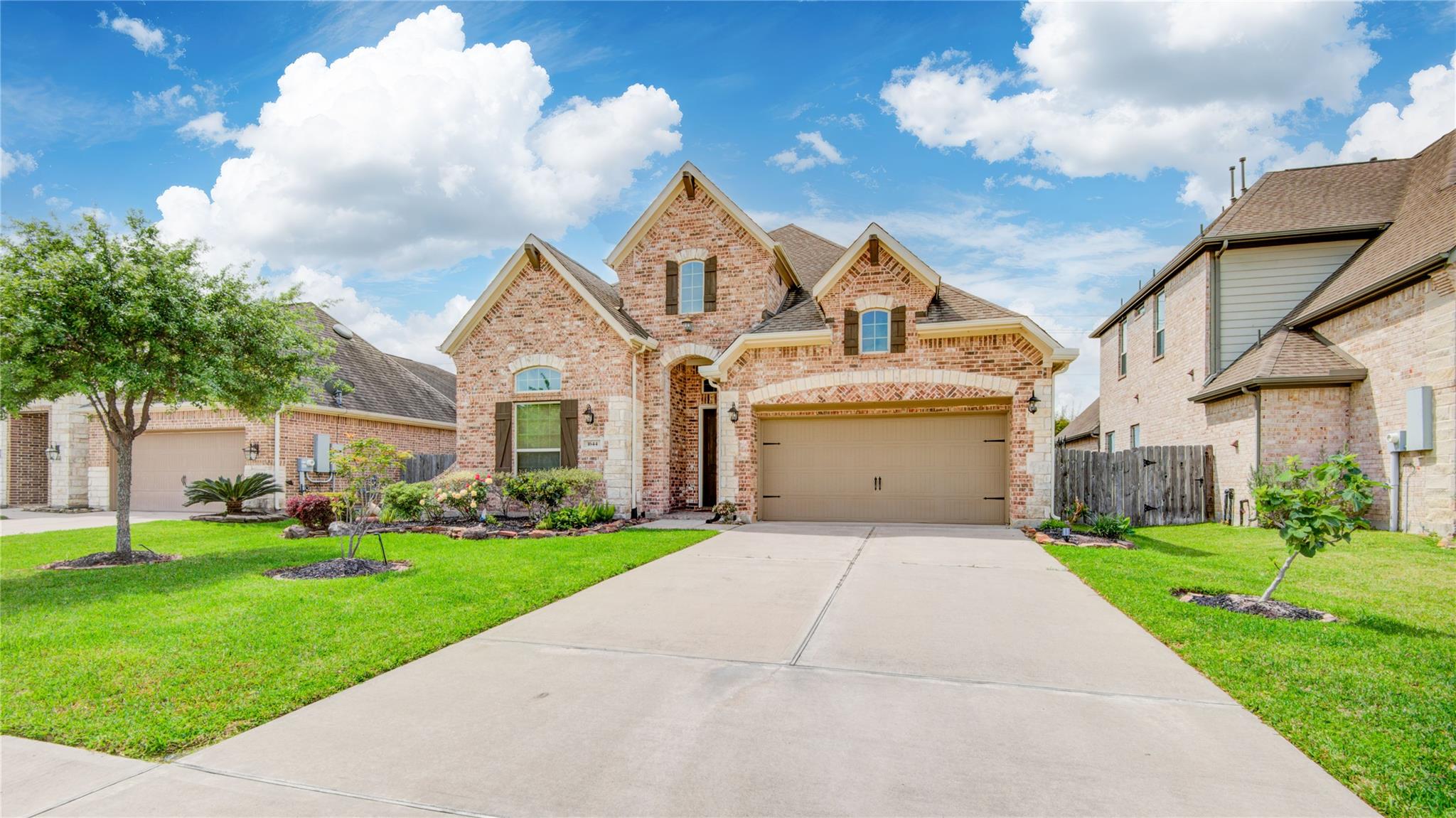 1644 Longwood Glen Lane