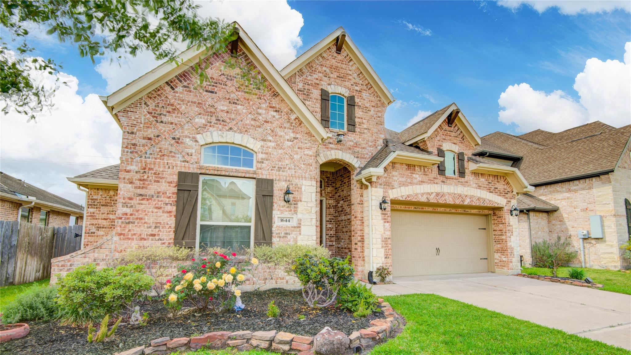1644 Longwood Glen Lane