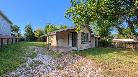 Photo of 925 Lakin Avenue, Pasadena, TX 77506 (MLS # 97837259)