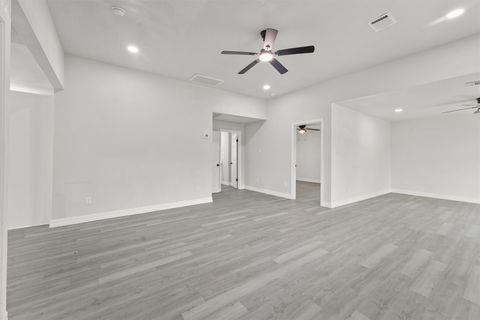 1615 Hiller Street Houston TX 77015