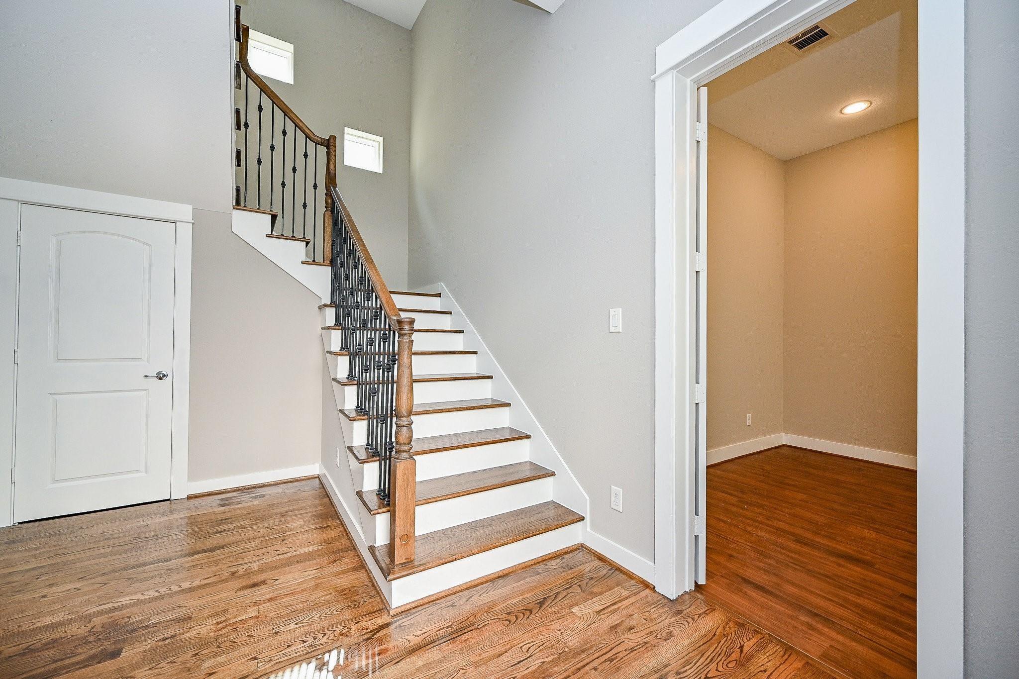 955 W 24th Street C