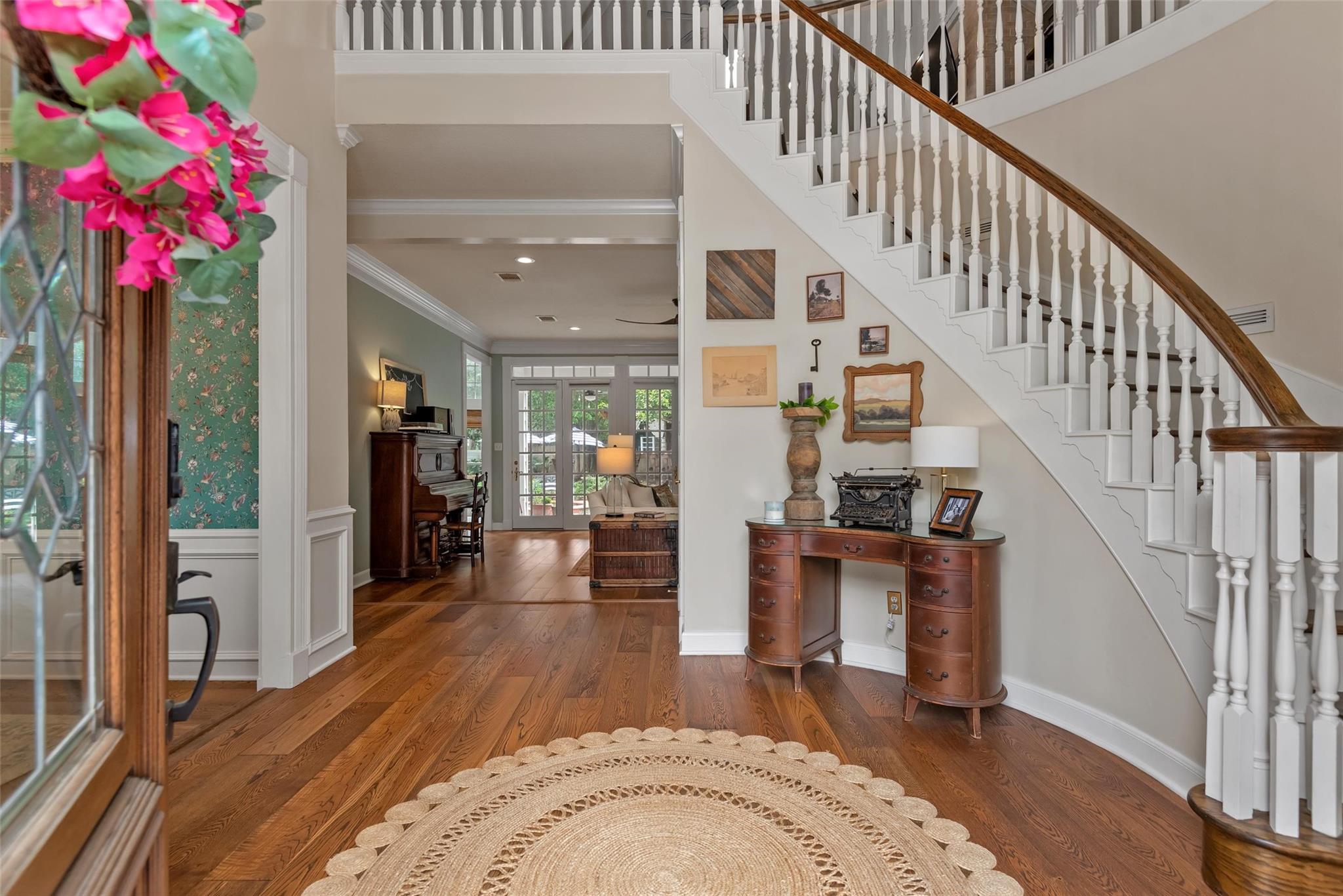 5710 Redwood River Drive