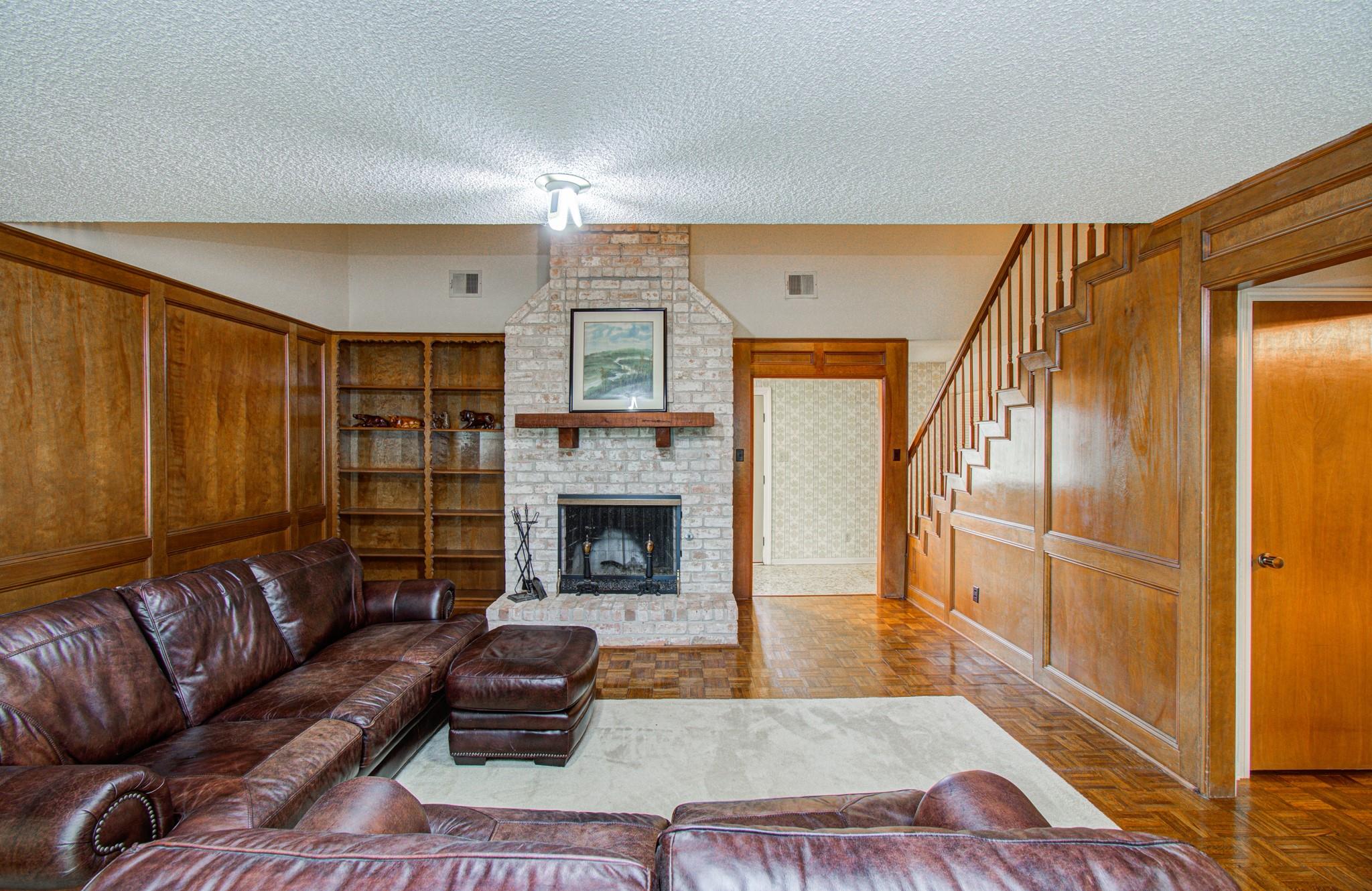 15413 Chichester Lane