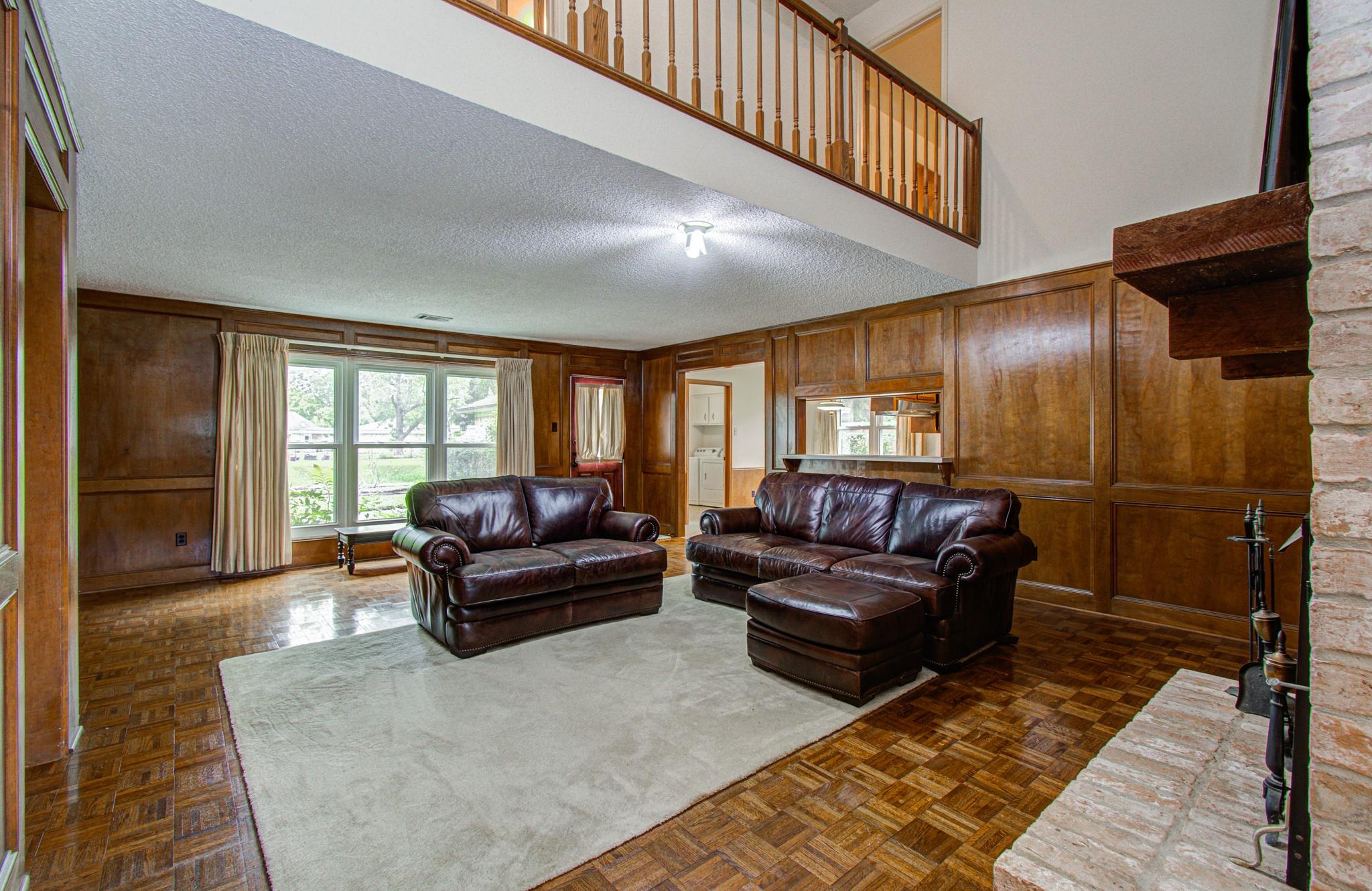 15413 Chichester Lane