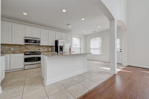 Photo of 71 N Rocky Point Circle, The Woodlands, TX 77389 (MLS # 69628066)
