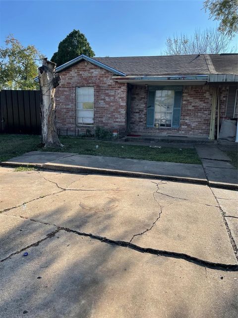 Photo of 5103 Ridgevan Drive, Houston, TX 77053 (MLS # 16750292)
