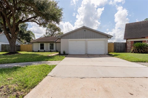 Photo of 15823 Kueben Lane, Houston, TX 77489 (MLS # 83086601)