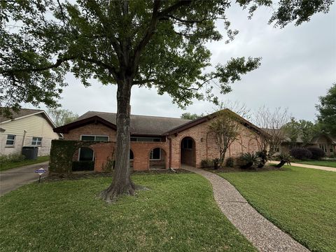 Photo of 7610 Burning Hills Drive, Houston, TX 77071 (MLS # 43281636)