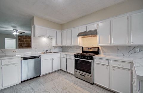 Photo of 8820 Bissonnet Street, Houston, TX 77074 (MLS # 68133603)