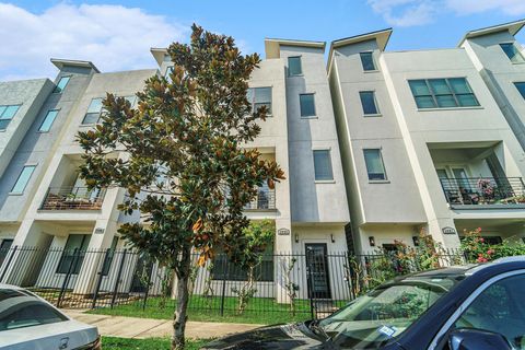 Photo of 1408 Mcilhenny Street, Houston, TX 77004 (MLS # 48333297)