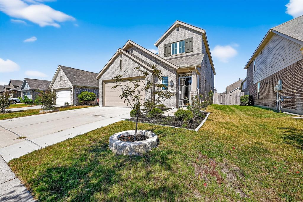 Photo of 5018 Chestnut Orchard Drive, Houston, TX 77066 (MLS # 92007251)